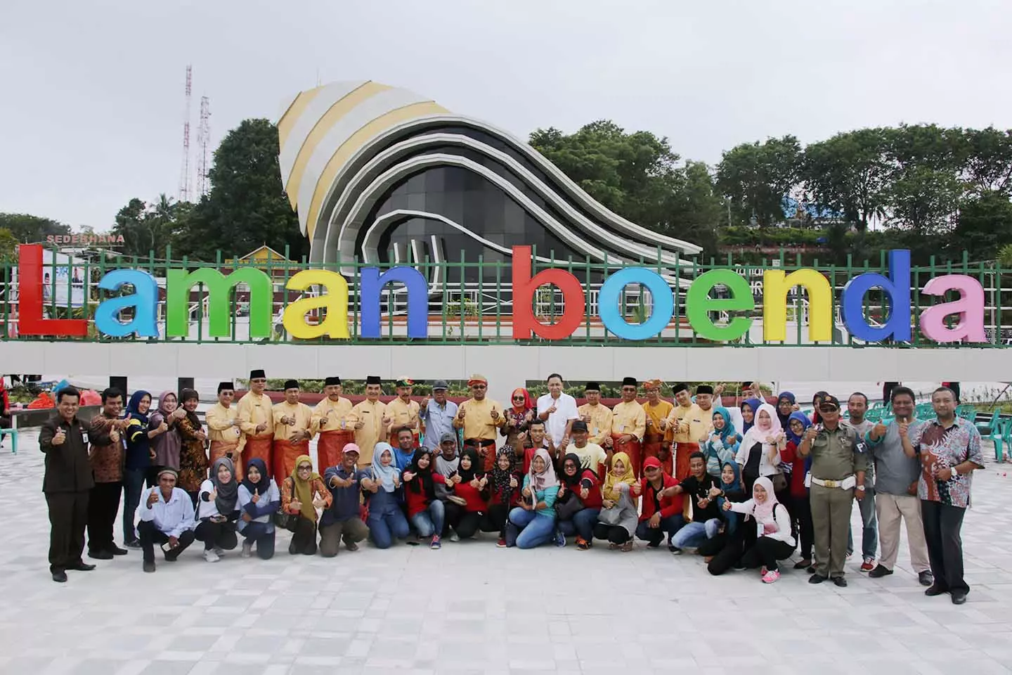 Gambar Gedung Gonggong 1