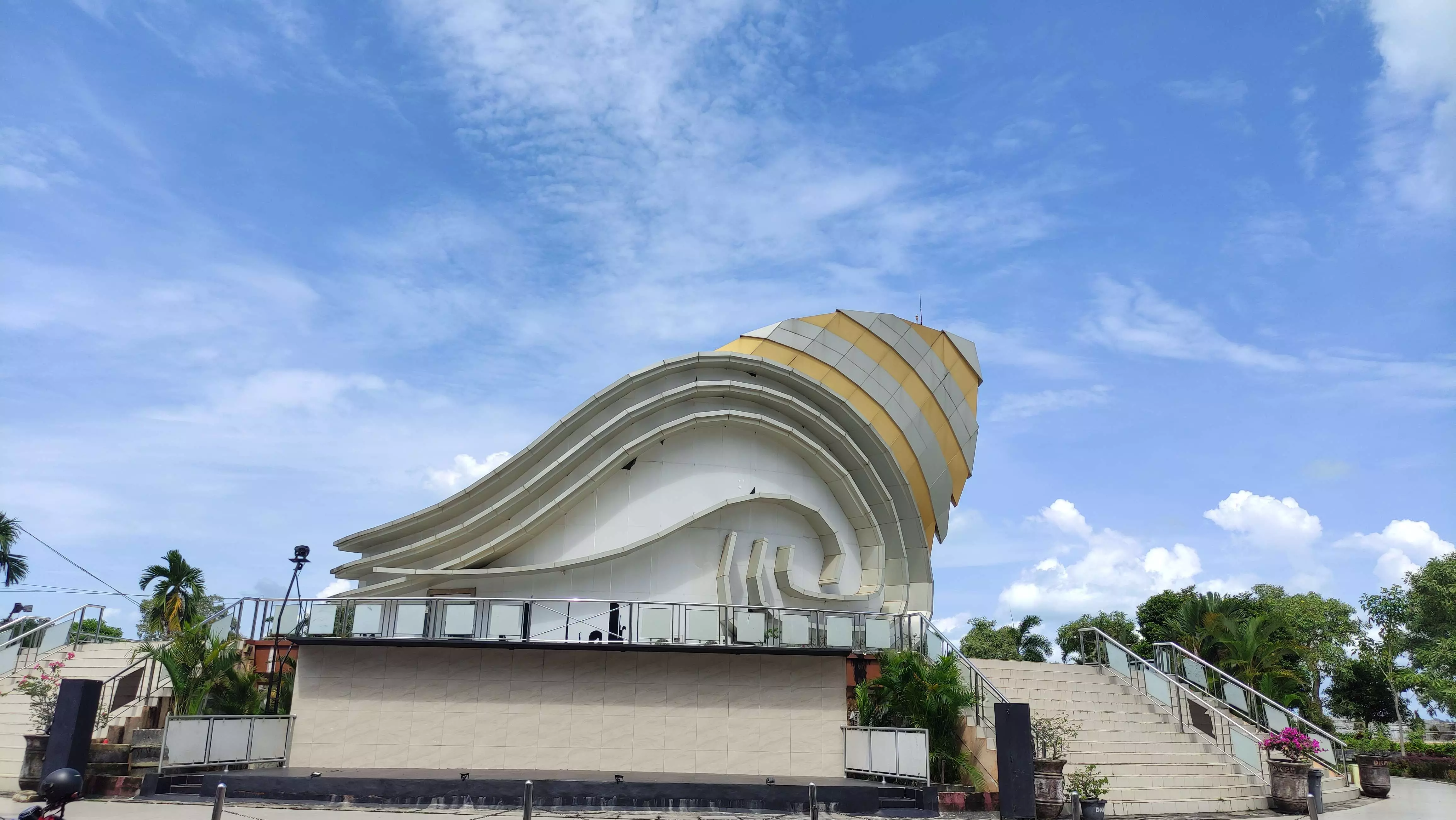 Gambar Gedung Gonggong 2