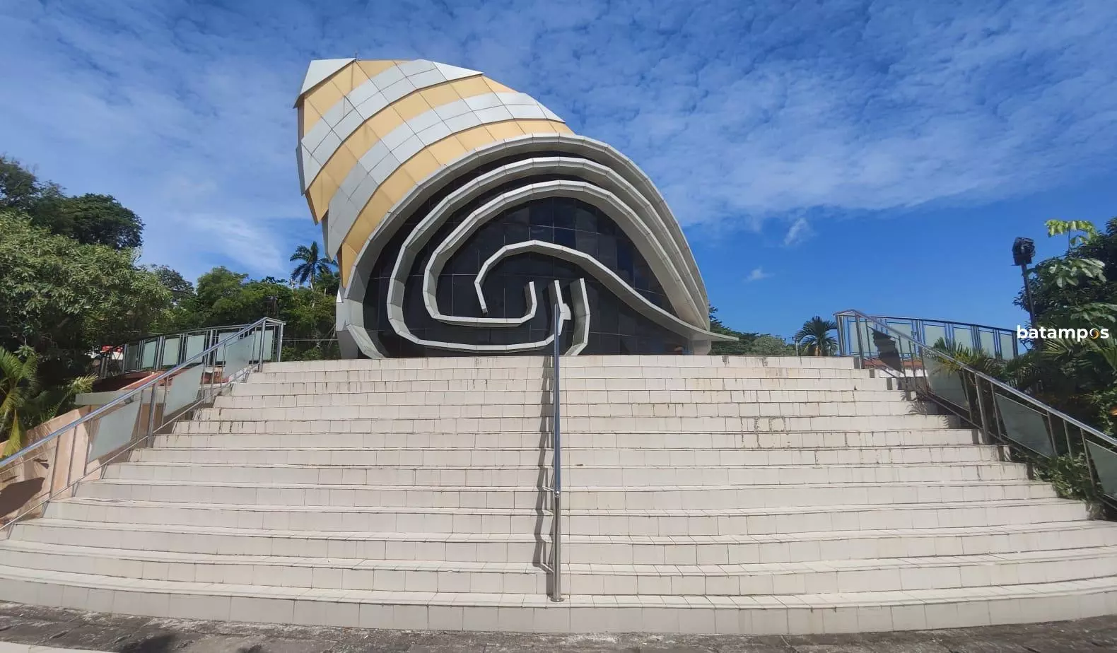 Gambar Gedung Gonggong 6