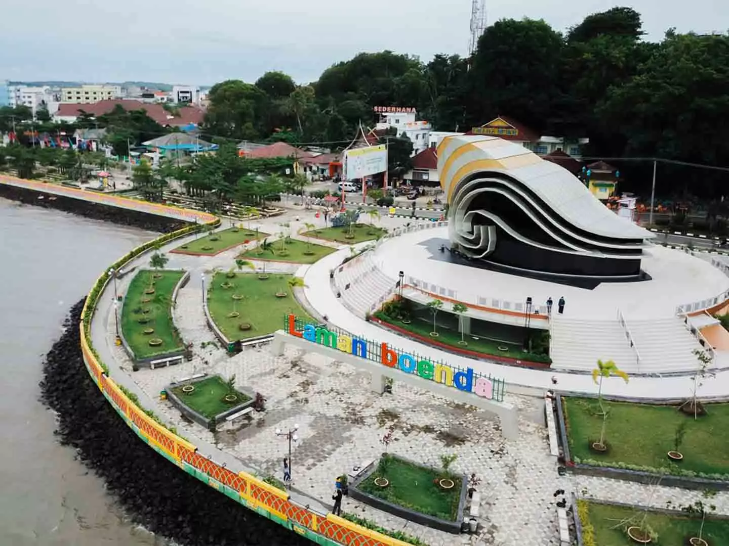 Gambar Gedung Gonggong 8